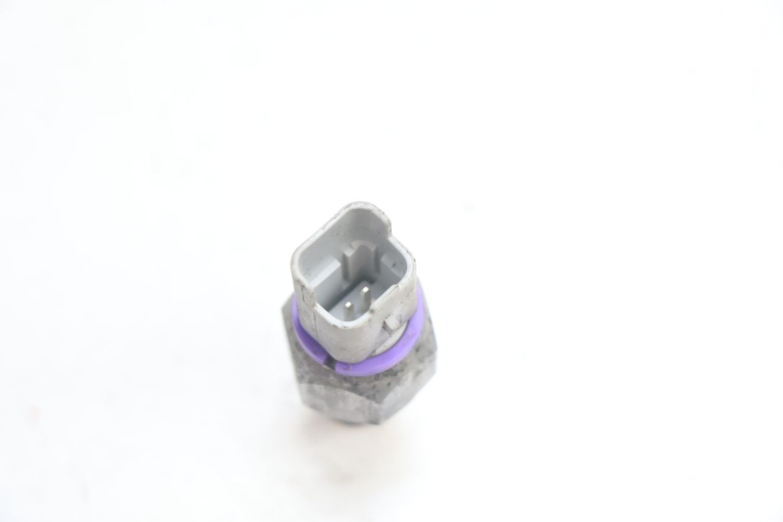 photo de SONDA DE PRESSÃO DE ÓLEO DO FREIO PIAGGIO MP3 LT 400 (2007 - 2012) - Outro ângulo de visão