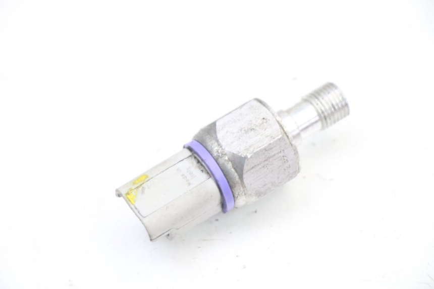 photo de SONDA DE PRESSÃO DE ÓLEO DO FREIO PIAGGIO MP3 500 (2014 - 2017) - Zoom do estado de desgaste