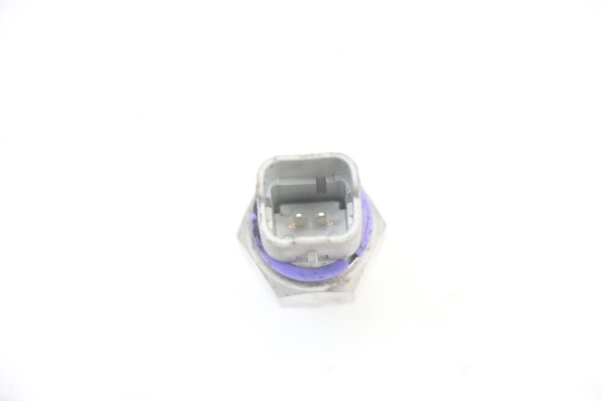 photo de SONDA DE PRESSÃO DE ÓLEO DO FREIO PIAGGIO MP3 500 (2014 - 2017) - Ampliação técnica