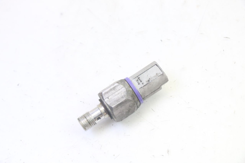 photo de SONDA DE PRESSÃO DE ÓLEO DO FREIO PIAGGIO MP3 500 (2011 - 2015) - Detalhe da peça