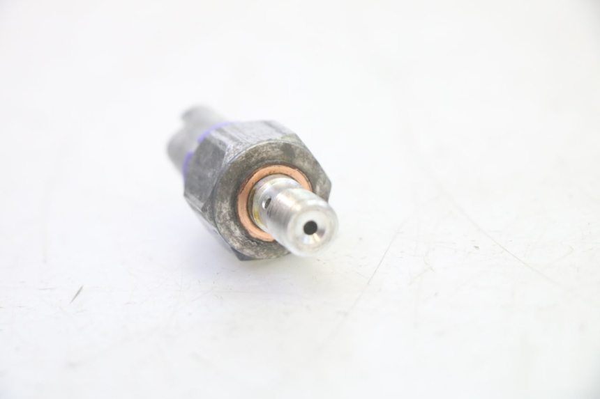 photo de SONDA DE PRESSÃO DE ÓLEO DO FREIO PIAGGIO MP3 500 (2011 - 2015) - Ampliação técnica