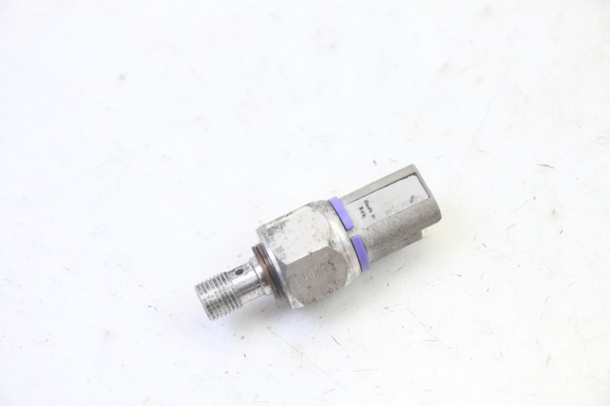 photo de SONDA DE PRESSÃO DE ÓLEO DO FREIO PIAGGIO MP3 125 (2006 - 2014) - Detalhe da peça