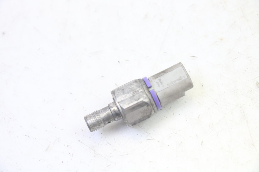 photo de SONDA DE PRESSÃO DE ÓLEO DO FREIO PIAGGIO MP3 125 (2006 - 2014) - Detalhe da peça