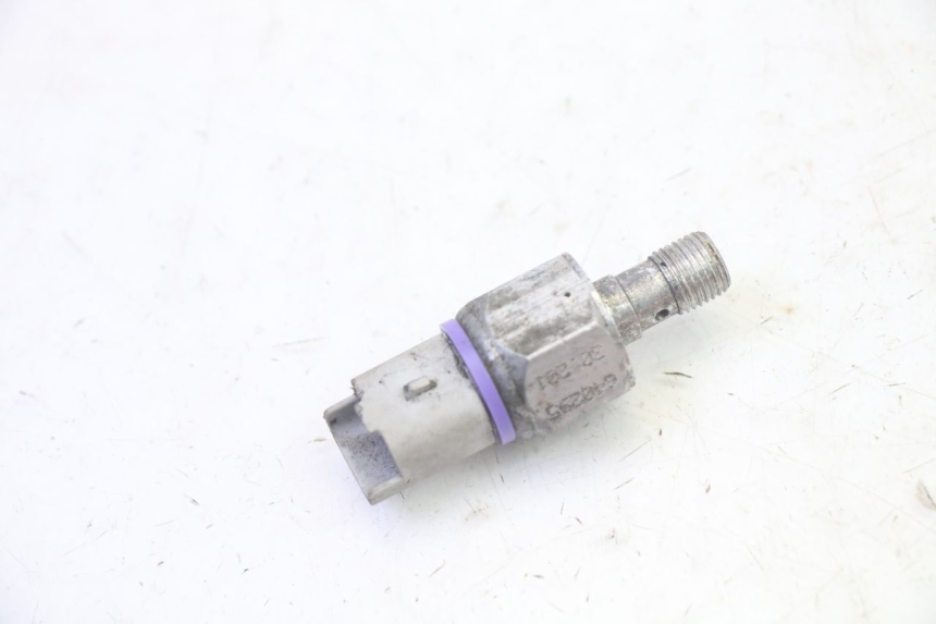 photo de SONDA DE PRESSÃO DE ÓLEO DO FREIO PIAGGIO MP3 125 (2006 - 2014) - Zoom do estado de desgaste