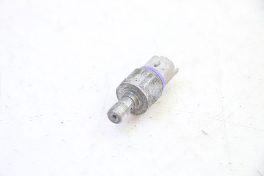 photo de SONDA DE PRESSÃO DE ÓLEO DO FREIO PIAGGIO MP3 125 (2006 - 2014) - Outro ângulo de visão