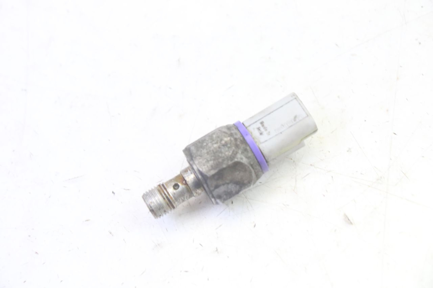 photo de SONDA DE PRESSÃO DE ÓLEO DO FREIO PIAGGIO MP3 RL 250 (2006 - 2010) - Zoom do estado de desgaste