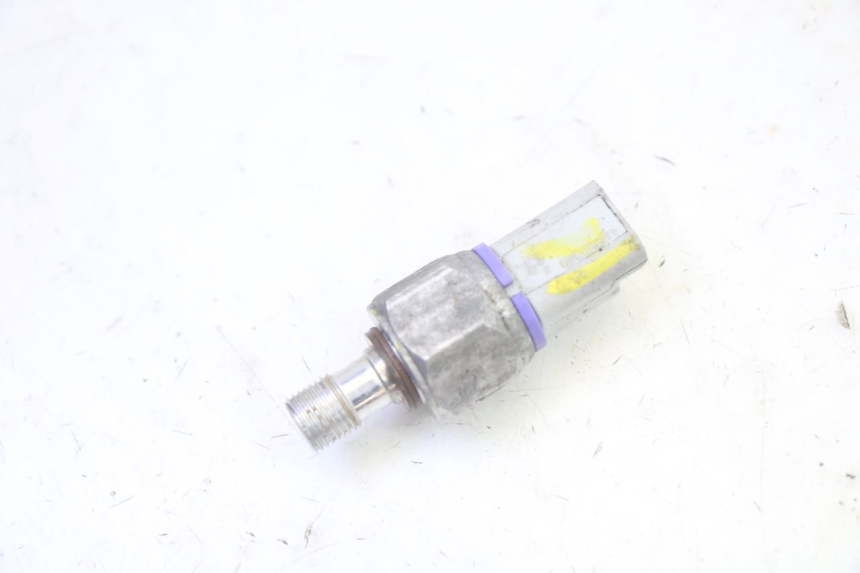 photo de SONDA DE PRESSÃO DE ÓLEO DO FREIO PIAGGIO MP3 500 (2016 - 2018) - Detalhe da peça