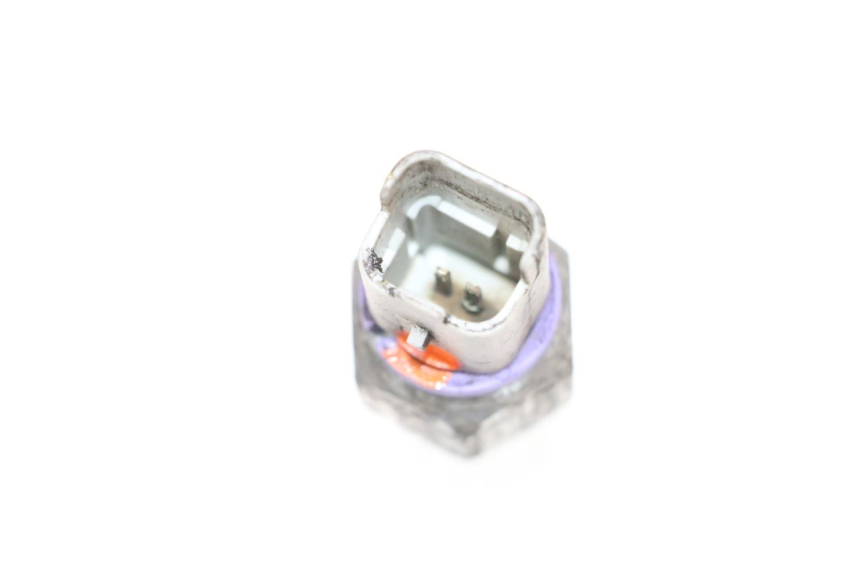 photo de SONDA DE PRESSÃO DE ÓLEO DO FREIO PIAGGIO MP3 RL 250 (2006 - 2010) - Zoom do estado de desgaste