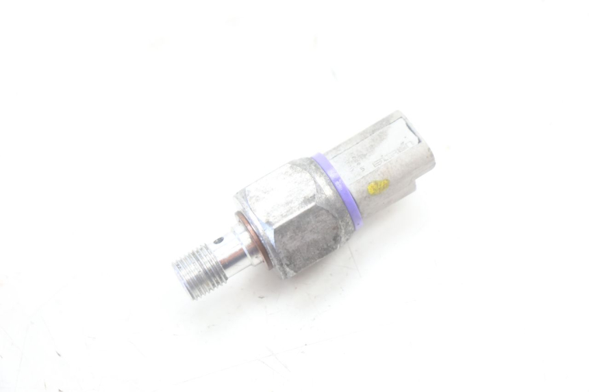 photo de SONDA DE PRESSÃO DE ÓLEO DO FREIO PIAGGIO MP3 500 (2016 - 2018) - Detalhe da peça