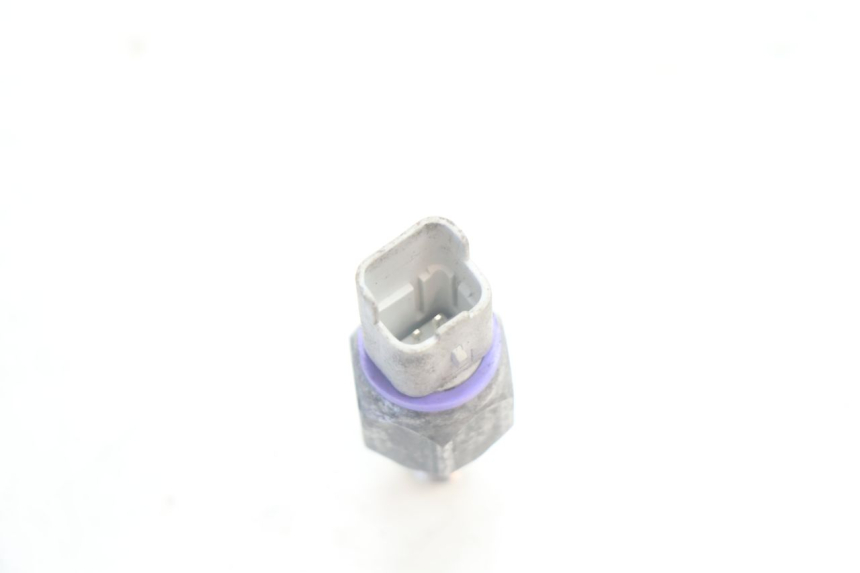photo de SONDA DE PRESSÃO DE ÓLEO DO FREIO PIAGGIO MP3 500 (2016 - 2018) - Outro ângulo de visão