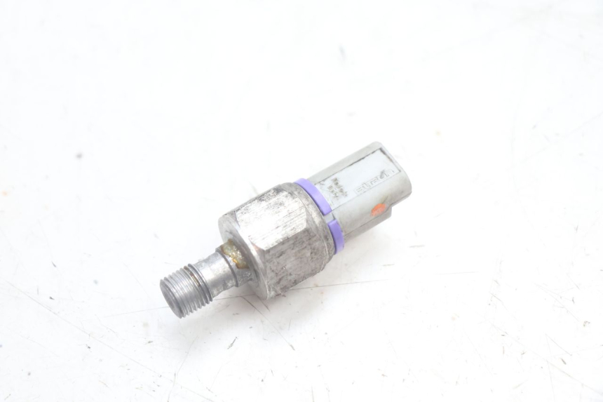 photo de SONDA DE PRESSÃO DE ÓLEO DO FREIO PIAGGIO MP3 125 (2006 - 2014) - Detalhe da peça