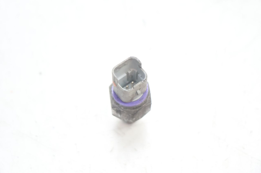 photo de SONDA DE PRESSÃO DE ÓLEO DO FREIO PIAGGIO MP3 125 (2006 - 2014) - Outro ângulo de visão