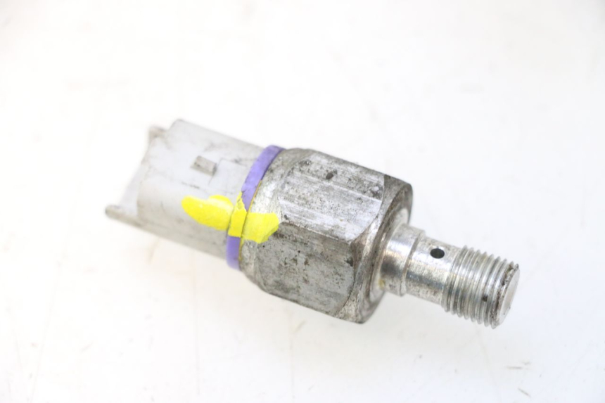 photo de SONDA DE PRESSÃO DE ÓLEO DO FREIO PIAGGIO MP3 500 (2011 - 2015) - Vista principal