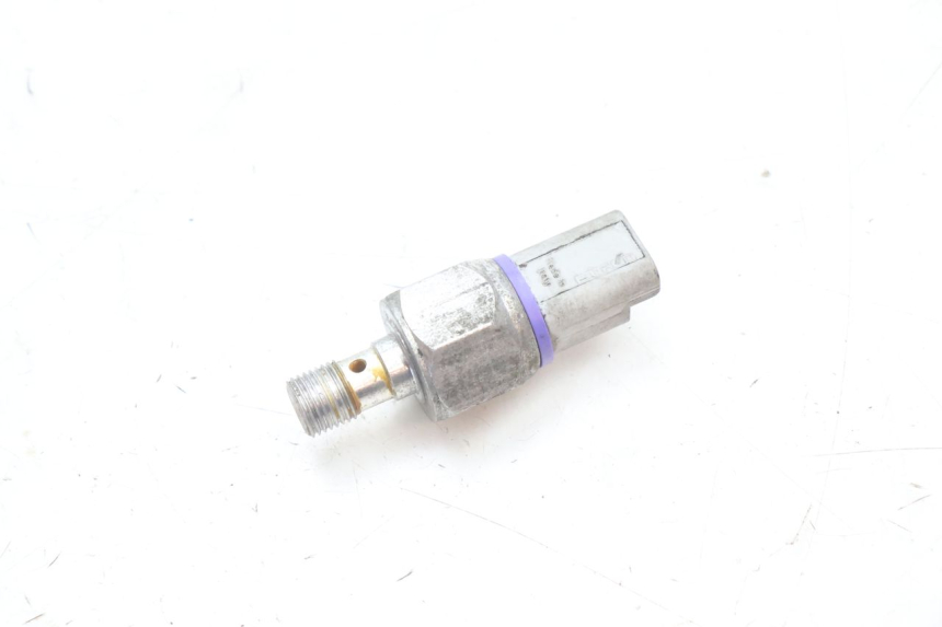 photo de SONDA DE PRESSÃO DE ÓLEO DO FREIO PIAGGIO MP3 500 (2016 - 2018) - Detalhe da peça