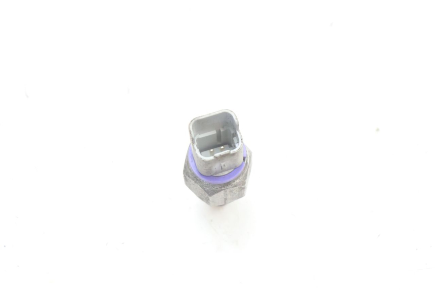 photo de SONDA DE PRESSÃO DE ÓLEO DO FREIO PIAGGIO MP3 500 (2016 - 2018) - Outro ângulo de visão