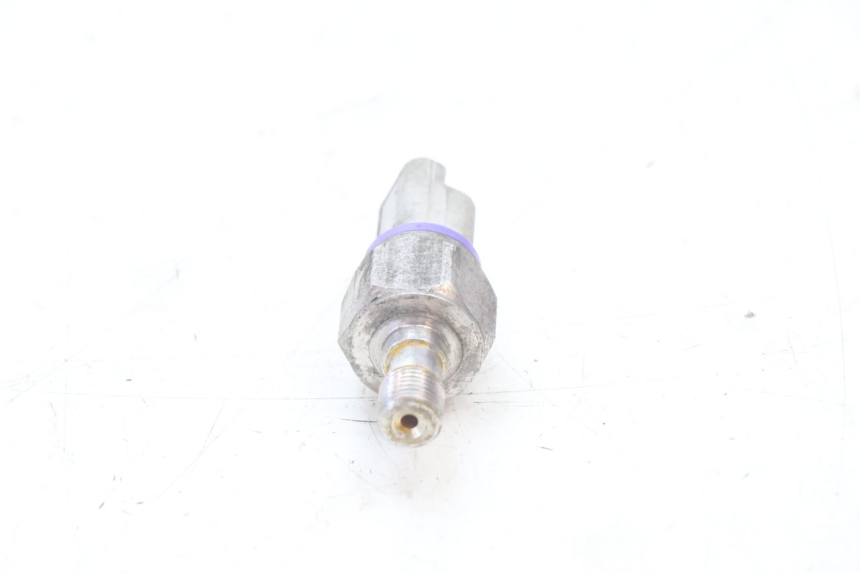 photo de SONDA DE PRESSÃO DE ÓLEO DO FREIO PIAGGIO MP3 500 (2016 - 2018) - Ampliação técnica