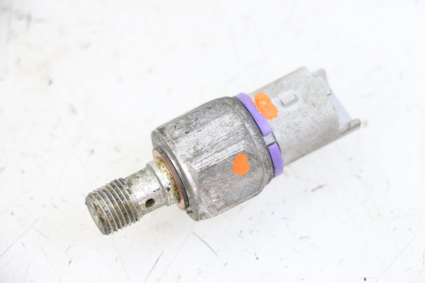 photo de SONDA DE PRESSÃO DE ÓLEO DO FREIO PIAGGIO MP3 125 (2006 - 2014) - Zoom do estado de desgaste