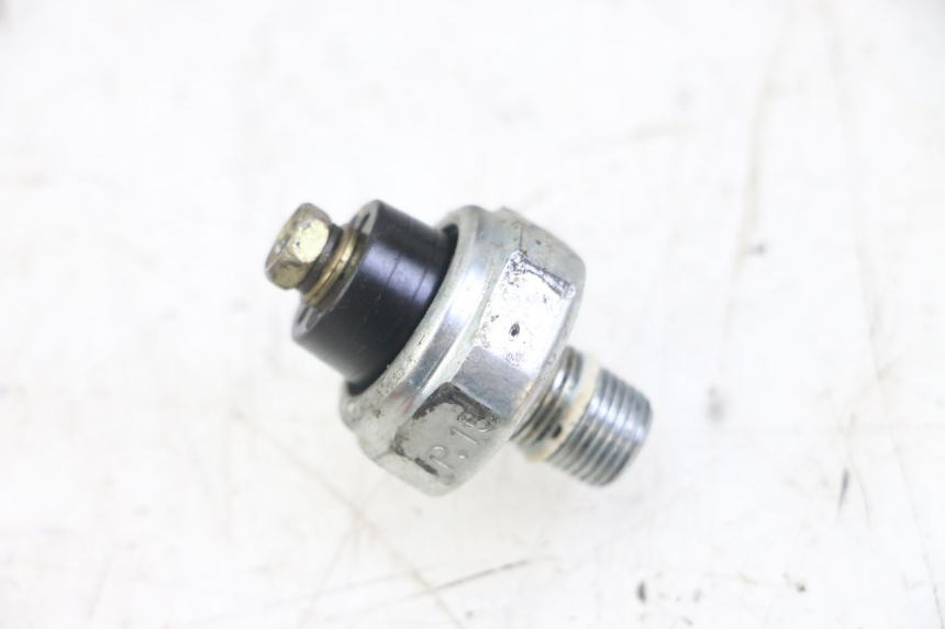 photo de SONDA DE PRESSÃO DE ÓLEO SUZUKI GS GSE 500 (2001 - 2003) - Zoom do estado de desgaste