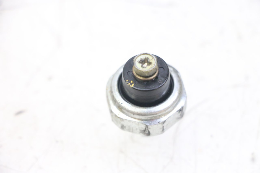photo de SONDA DE PRESSÃO DE ÓLEO SUZUKI GS GSE 500 (2001 - 2003) - Outro ângulo de visão