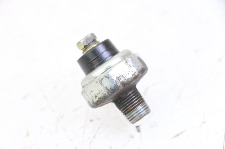 photo de SONDA DE PRESSÃO DE ÓLEO KAWASAKI GTR 1000 (1994 - 2004) - Zoom do estado de desgaste