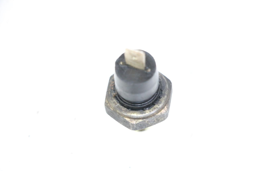 photo de SONDA DE PRESSÃO DE ÓLEO PIAGGIO MP3 125 (2006 - 2014) - Detalhe da peça