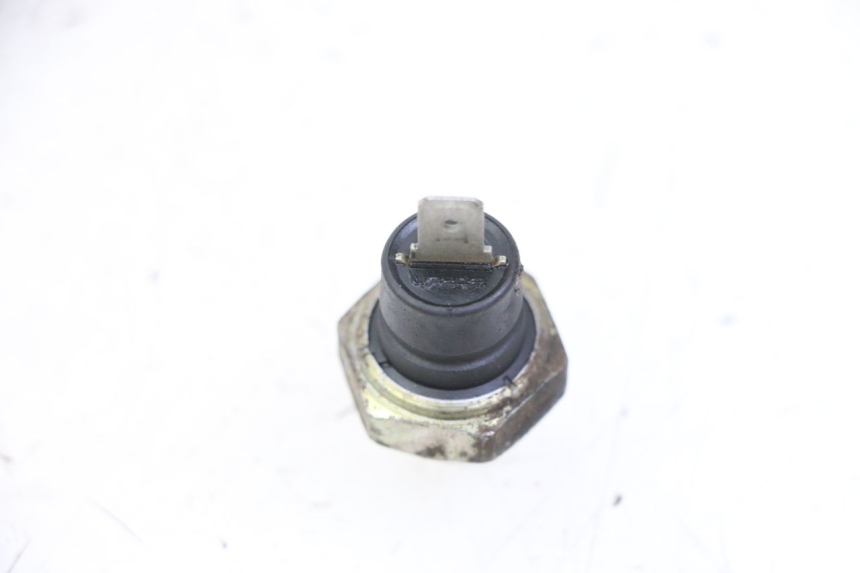 photo de SONDA DE PRESSÃO DE ÓLEO PIAGGIO VESPA GRANTURISMO 200 (2004 - 2005) - Detalhe da peça