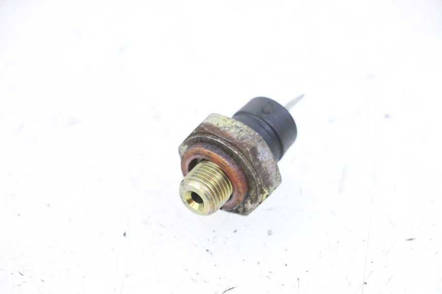 photo de SONDA DE PRESSÃO DE ÓLEO PIAGGIO VESPA GRANTURISMO 200 (2004 - 2005) - Zoom do estado de desgaste