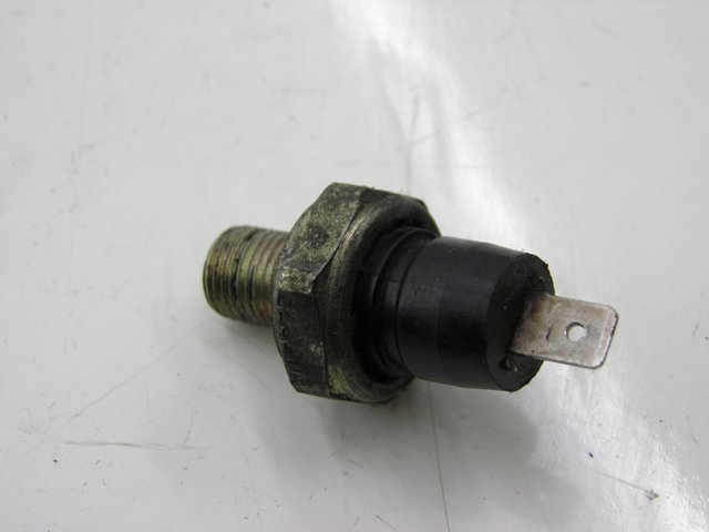 photo de SONDA DE PRESSÃO DE ÓLEO PIAGGIO XEVO - X EVO 125 (2010 - 2015) - Outro ângulo de visão