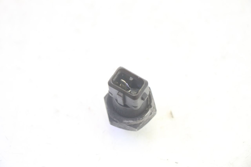 photo de SONDA DE PRESSÃO DE ÓLEO BMW R RT ABS 1200 (2010 - 2014) - Outro ângulo de visão