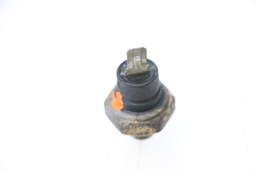photo de SONDA DE PRESSÃO DE ÓLEO PEUGEOT SATELIS COMPRESSOR K15 125 (2006 - 2009) - Zoom do estado de desgaste