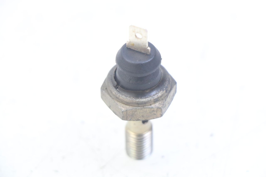 photo de SONDA DE PRESSÃO DE ÓLEO TRIUMPH SPRINT ST 955 (1999 - 2001) - Detalhe da peça