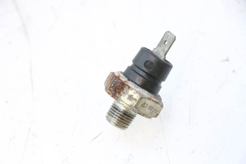 photo de SENSOR DE PRESSÃO DE ÓLEO CAN-AM SPYDER RS 1000 (2008 - 2012) - Outro ângulo de visão