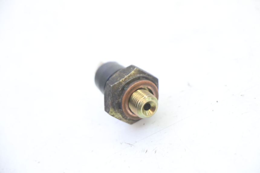 photo de SONDA DE PRESSÃO DE ÓLEO PIAGGIO SUPER LX 125 (2000 - 2003) - Zoom do estado de desgaste