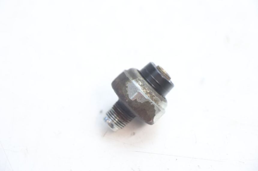 photo de SONDA DE PRESSÃO DE ÓLEO SUZUKI SV S 650 (1999 - 2002) - Zoom do estado de desgaste