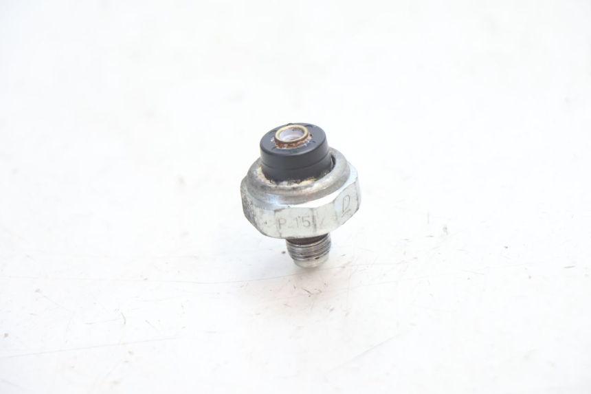 photo de SENSOR DE PRESSÃO DE ÓLEO SUZUKI SV S 650 (2003 - 2009) - Zoom do estado de desgaste