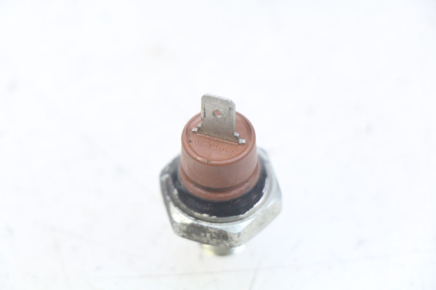 photo de SONDA DE PRESSÃO DE ÓLEO PIAGGIO VESPA GTS IGET ABS 125 (2017 - 2023) - Detalhe da peça