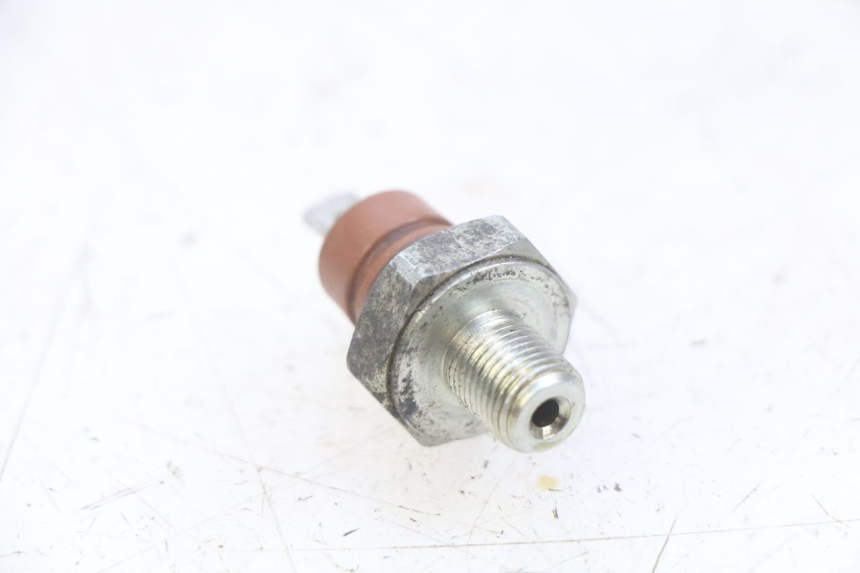 photo de SONDA DE PRESSÃO DE ÓLEO PIAGGIO VESPA GTS IGET ABS 125 (2017 - 2023) - Zoom do estado de desgaste