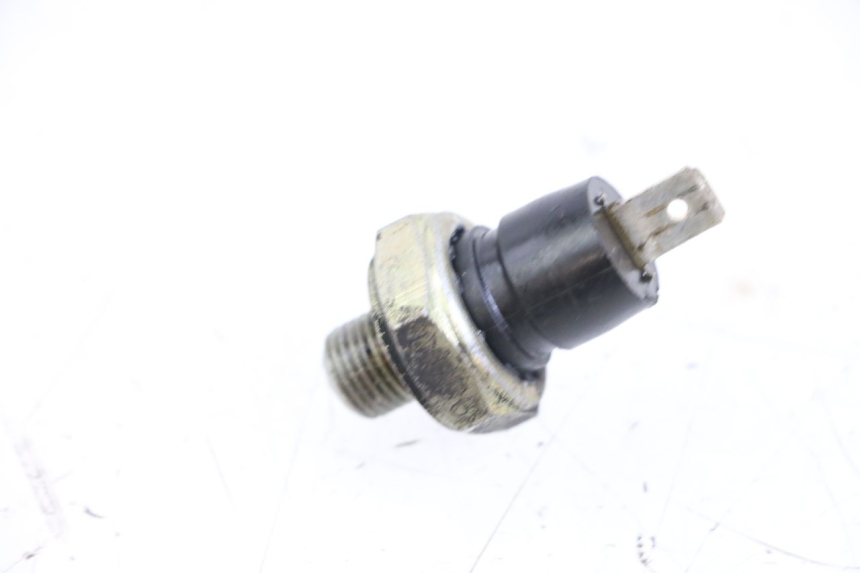 photo de SONDA DE PRESSÃO DE ÓLEO PIAGGIO VESPA LX 125 (2005 - 2010) - Detalhe da peça