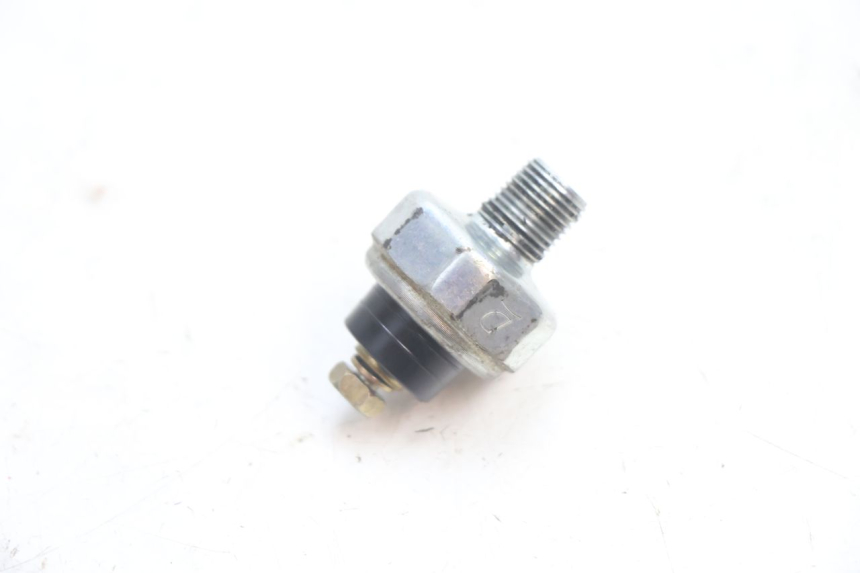 photo de SONDA DE PRESSÃO DE ÓLEO HONDA VFR FI RC46 800 (1998 - 2001) - Zoom do estado de desgaste