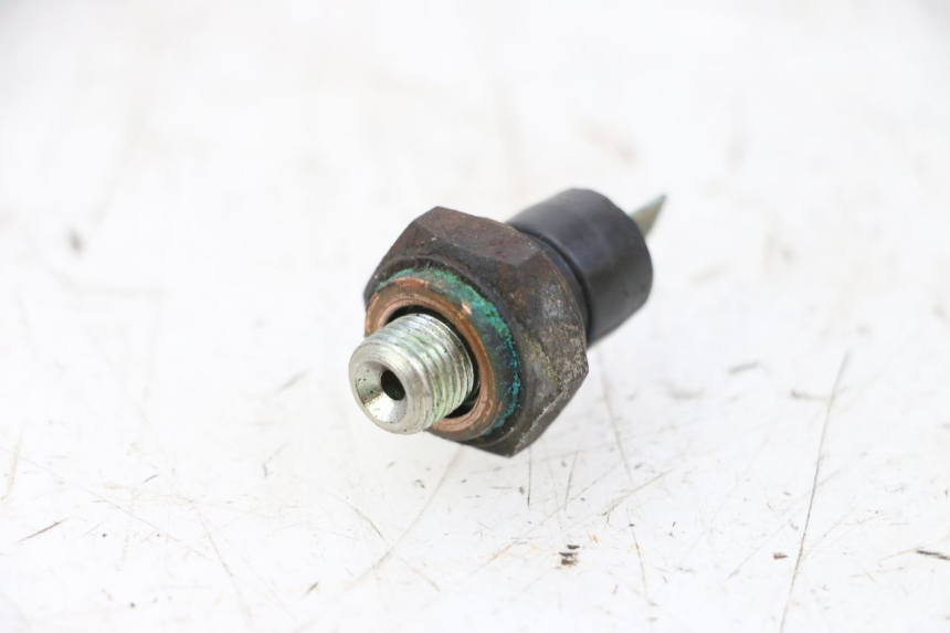 photo de SONDA DE PRESSÃO DE ÓLEO PIAGGIO X9 EVOLUTION 125 (2003 - 2007) - Detalhe da peça