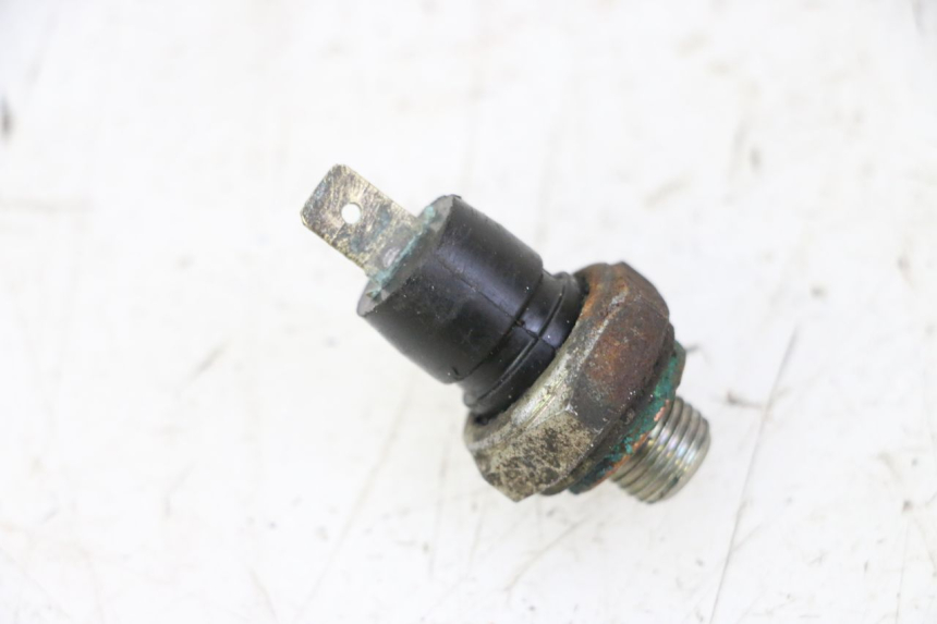 photo de SONDA DE PRESSÃO DE ÓLEO PIAGGIO X9 EVOLUTION 125 (2003 - 2007) - Zoom do estado de desgaste
