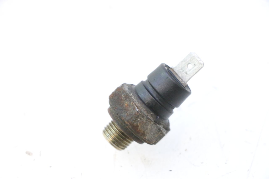 photo de SONDA DE PRESSÃO DE ÓLEO PIAGGIO X9 EVOLUTION 125 (2003 - 2007) - Detalhe da peça
