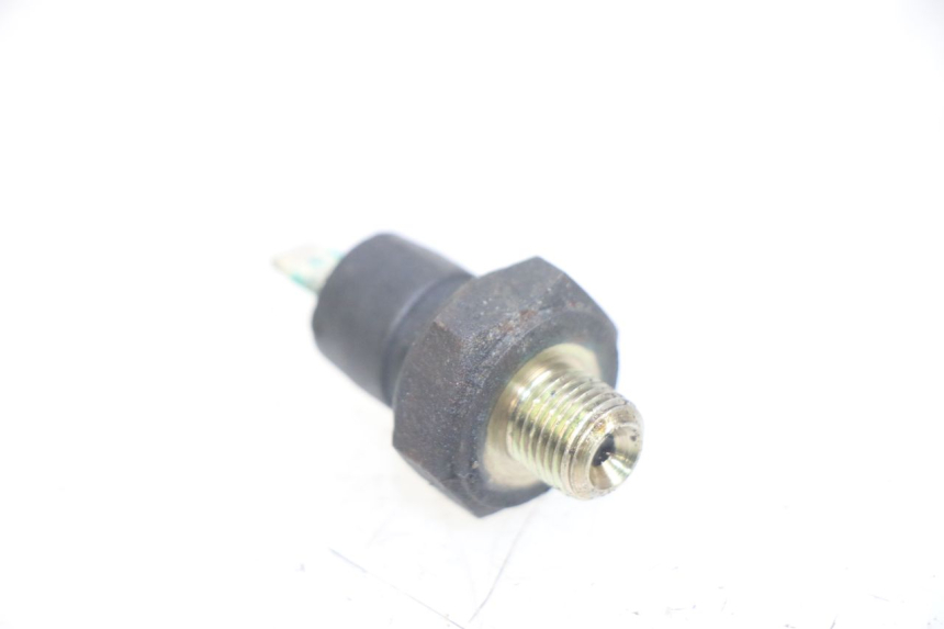photo de SONDA DE PRESSÃO DE ÓLEO PIAGGIO X9 125 (2000 - 2003) - Zoom do estado de desgaste
