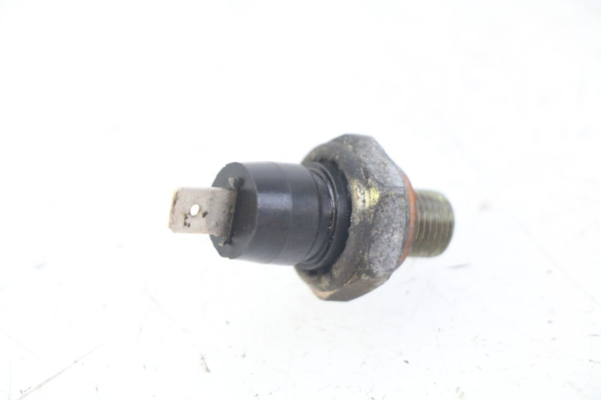 photo de SONDA DE PRESSÃO DE ÓLEO PIAGGIO XEVO - X EVO 125 (2007 - 2017) - Zoom do estado de desgaste
