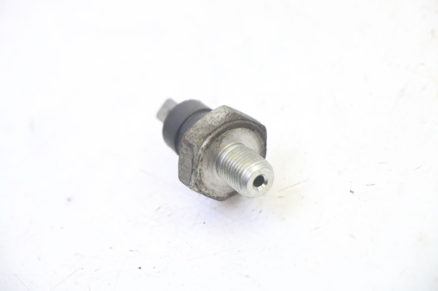 photo de SONDA DE PRESSÃO DE ÓLEO PIAGGIO XEVO - X EVO 125 (2007 - 2017) - Zoom do estado de desgaste