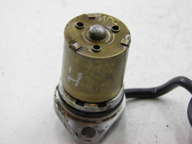 photo de SONDA DE PRESSÃO DE ÓLEO YAMAHA FJR 1300 (2004 - 2005) - Ampliação técnica