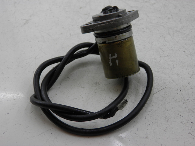 photo de SONDA DE PRESSÃO DE ÓLEO YAMAHA FJR 1300 (2004 - 2005) - Pontos de fixação