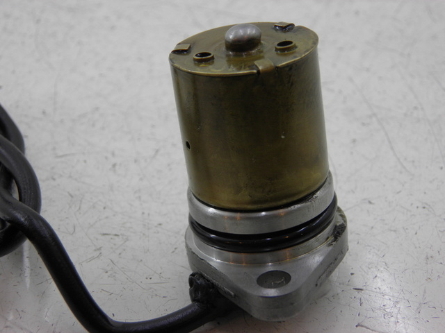 photo de SONDA DE PRESSÃO DE ÓLEO YAMAHA FJR 1300 (2004 - 2005) - Peça verificada