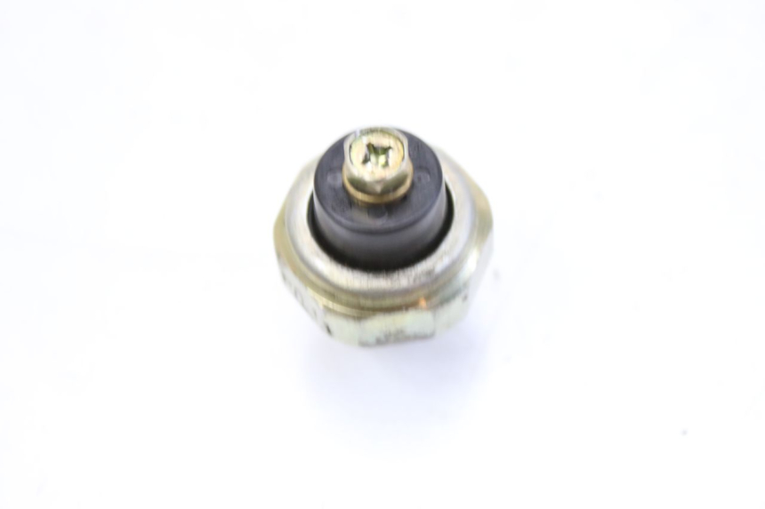 photo de SONDA DE PRESSÃO DE ÓLEO KAWASAKI ZEPHYR 1100 ( - 1995) - Detalhe da peça