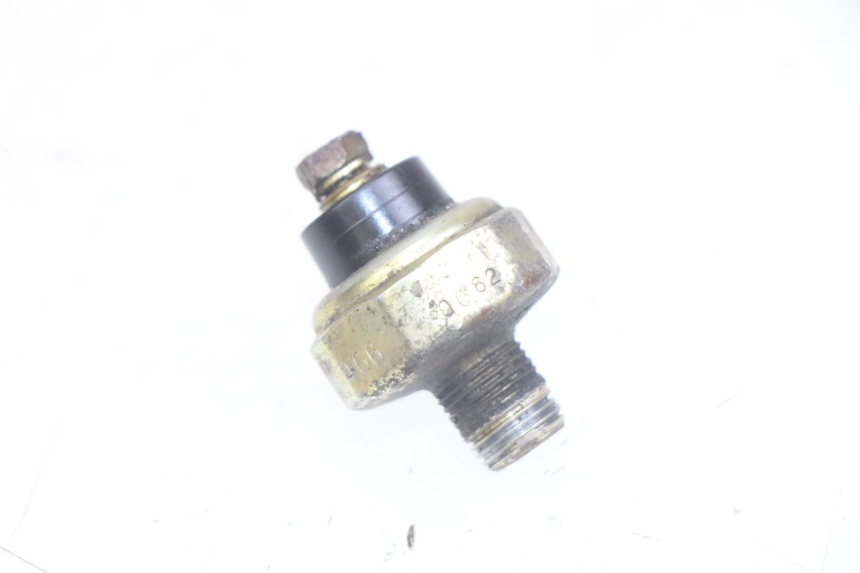photo de SONDA DE PRESSÃO DE ÓLEO KAWASAKI ZX-6R ZX6R 600 (1995 - 1997) - Zoom do estado de desgaste